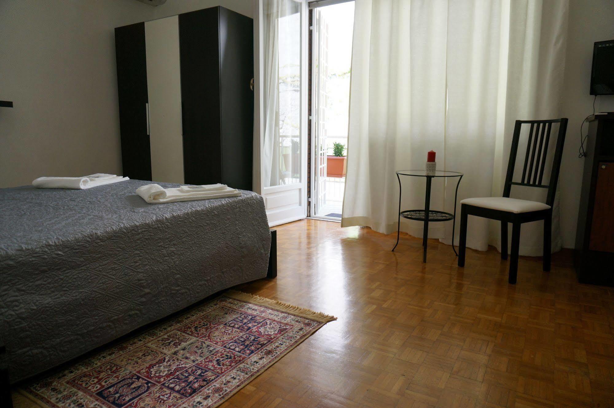 Romoletto B&B ภายนอก รูปภาพ